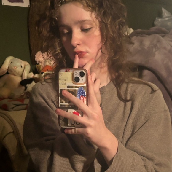 Meet your Posher, Ava - Picture 1 of 1